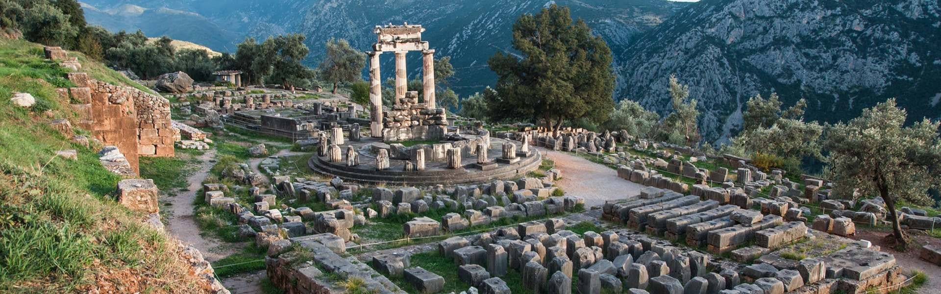 delphi temple of apollo